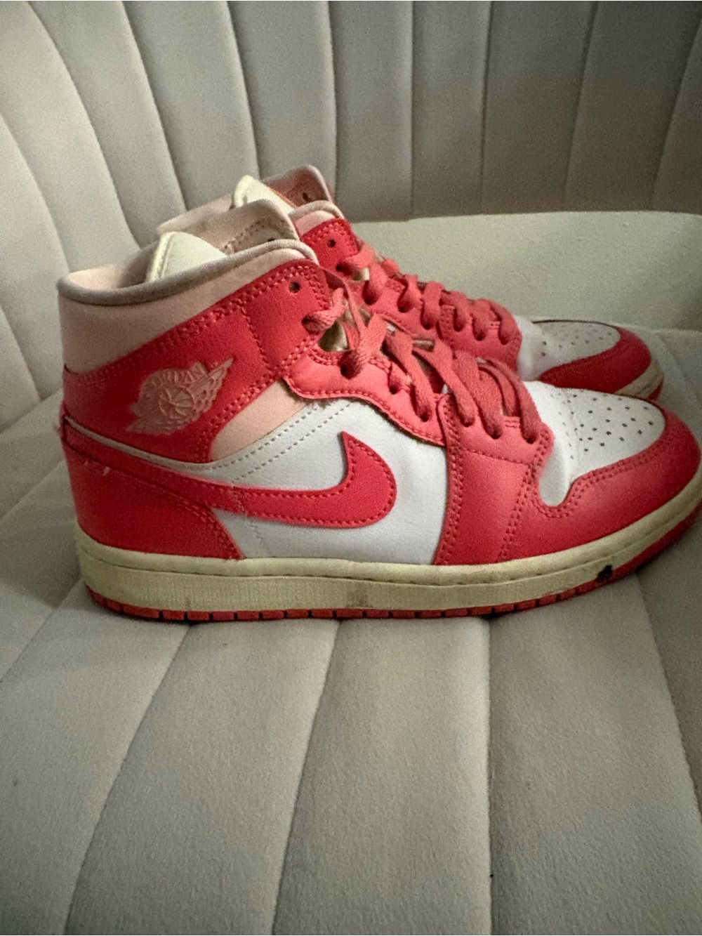 Jordon Nike Mid-Top Sneakers White & Pink